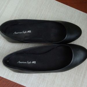 American Eagle 7.5 w black flats